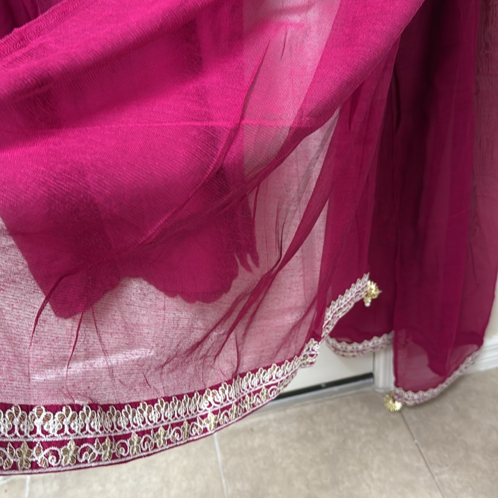 New Pakistani Indian ethnic Elegant burgundy Embroidered shalwar kameez #694 - Picture 11 of 11